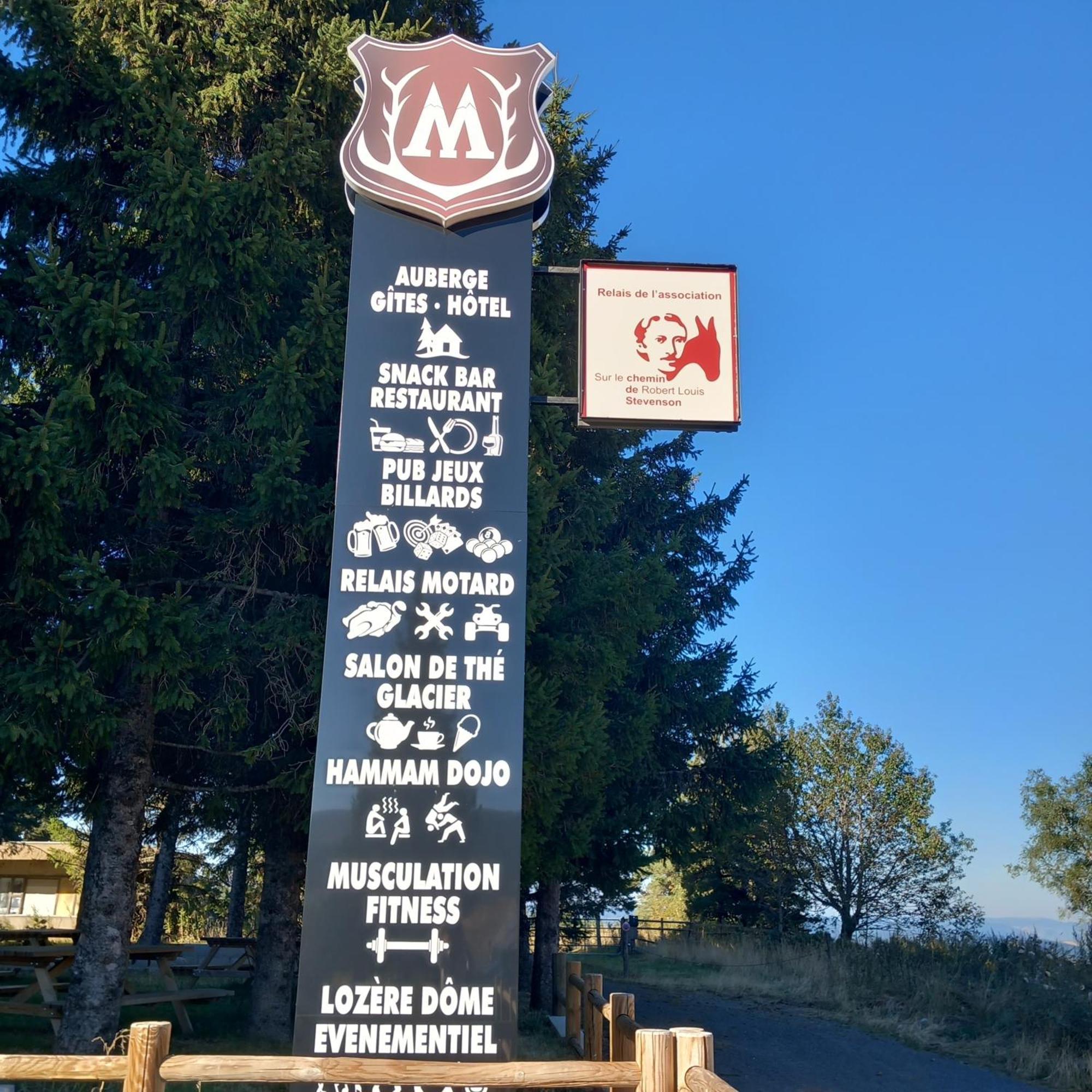 Montlo Relais Des Cerfs Hotel Cubieres Eksteriør billede