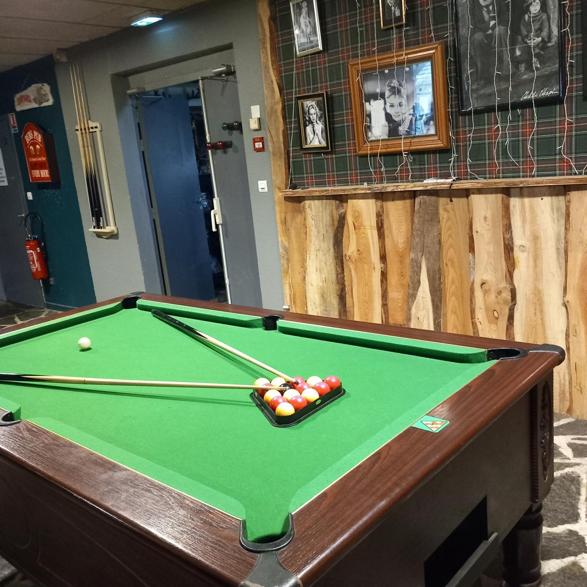 Montlo Relais Des Cerfs Hotel Cubieres Eksteriør billede