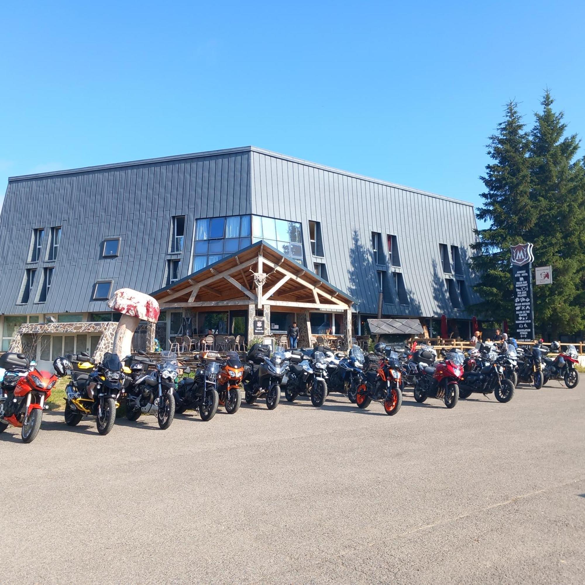 Montlo Relais Des Cerfs Hotel Cubieres Eksteriør billede